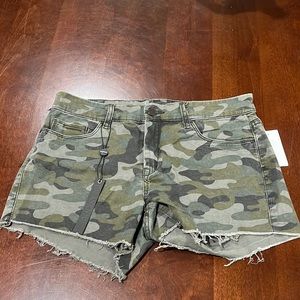 Blank NYC Camo Jean Shorts Size 28